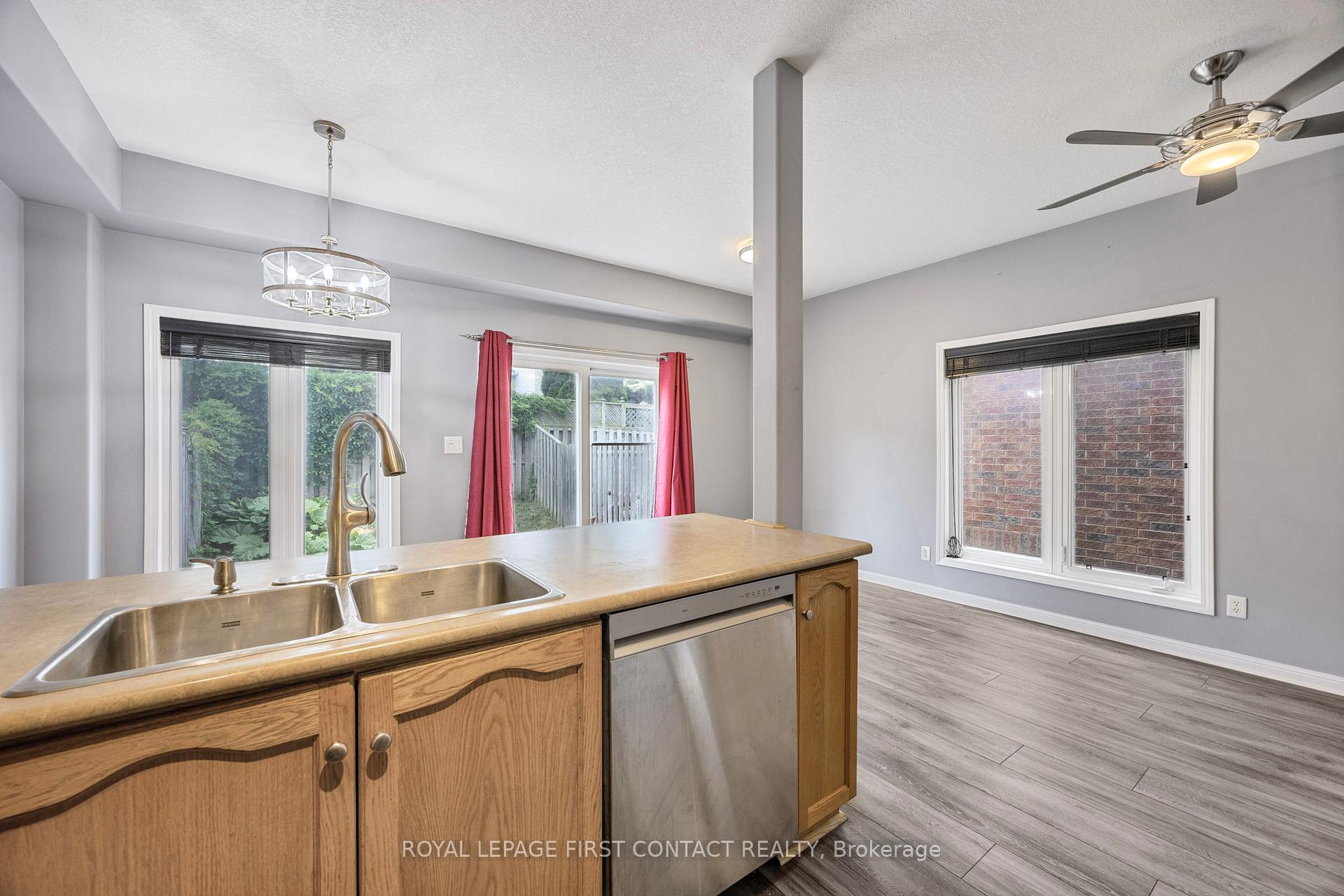 Photo 11 of Unit 12, 488 Yonge Street, Barrie, Painswick North — HOMEH