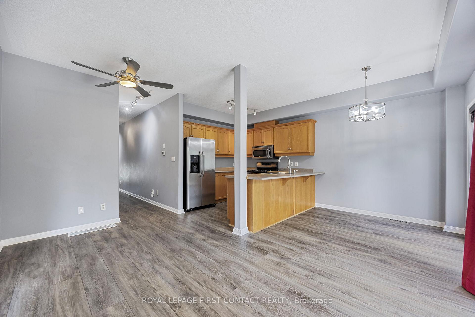Photo 9 of Unit 12, 488 Yonge Street, Barrie, Painswick North — HOMEH
