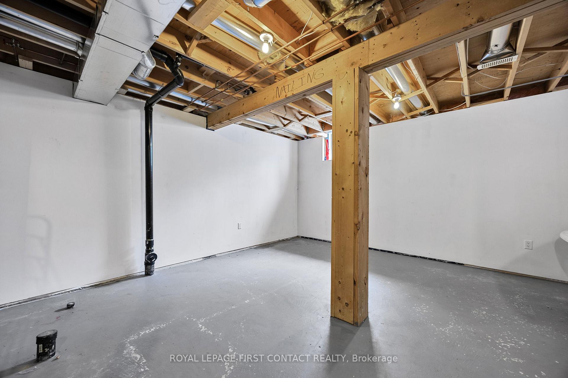Photo 24 of Unit 12, 488 Yonge Street, Barrie, Painswick North — HOMEH