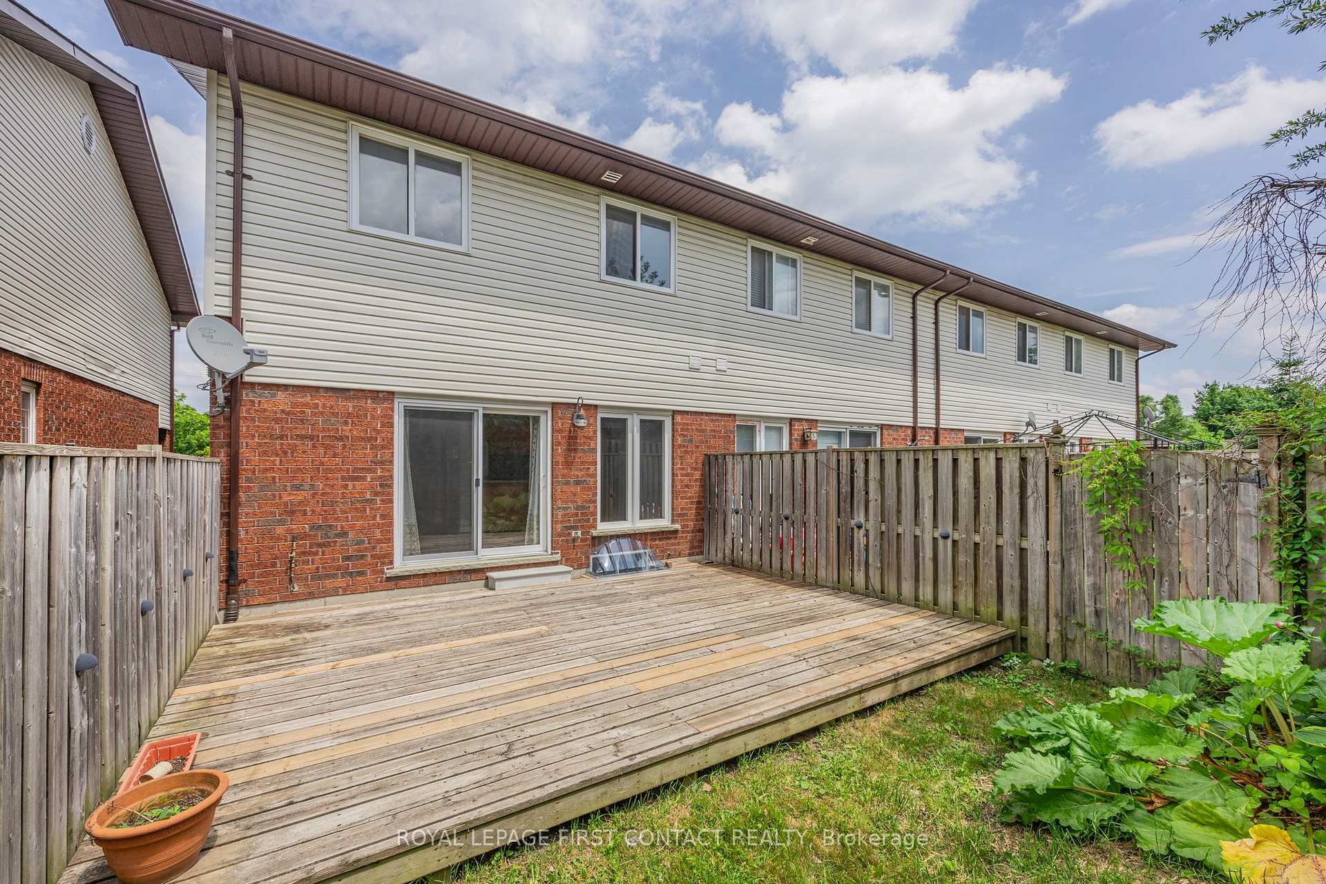 Photo 29 of Unit 12, 488 Yonge Street, Barrie, Painswick North — HOMEH