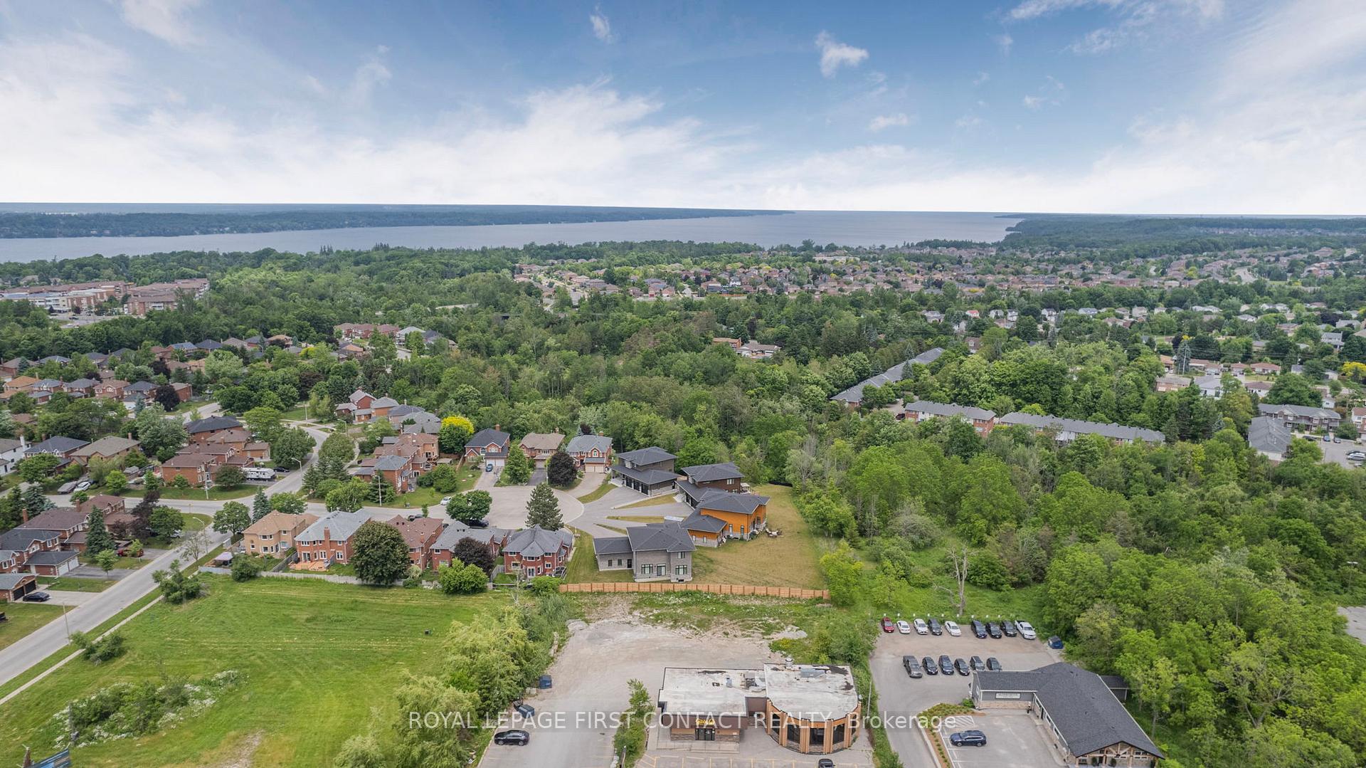 Photo 40 of Unit 12, 488 Yonge Street, Barrie, Painswick North — HOMEH