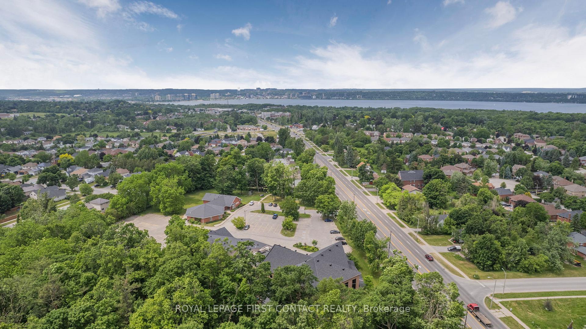 Photo 37 of Unit 12, 488 Yonge Street, Barrie, Painswick North — HOMEH