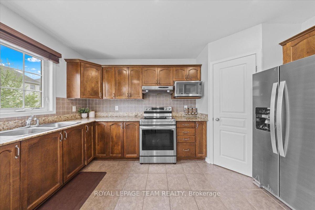 Photo 13 of 230 Hidden Meadow Avenue, Ottawa, Blossom Park/Kemp Park/Findlay Creek — HOMEH