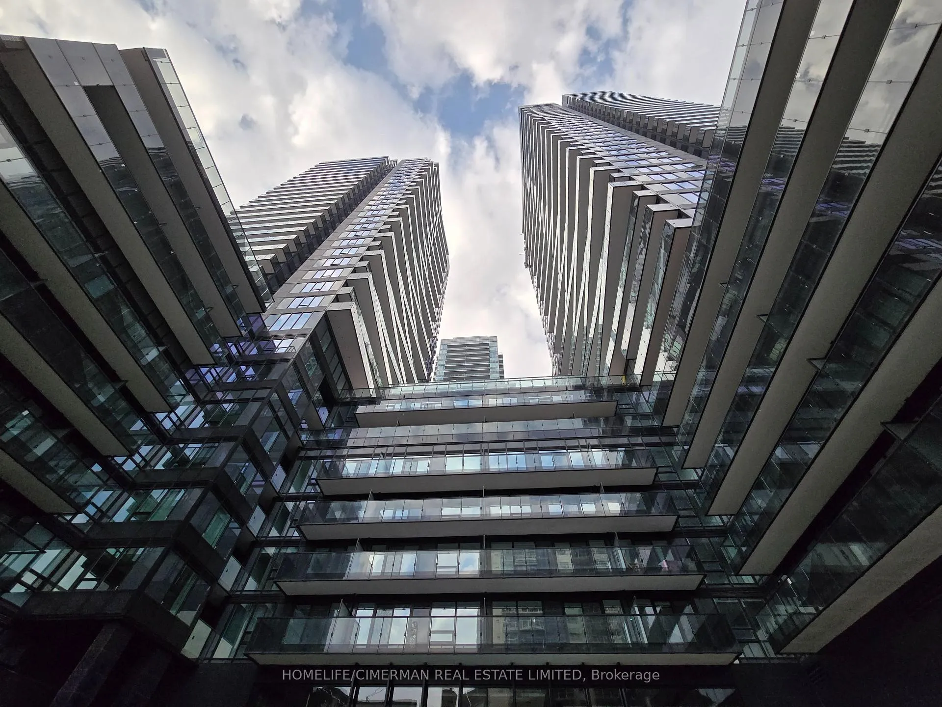 Photo 1 of Unit 1706N, 117 Broadway Avenue, Toronto, Mount Pleasant West — HOMEH