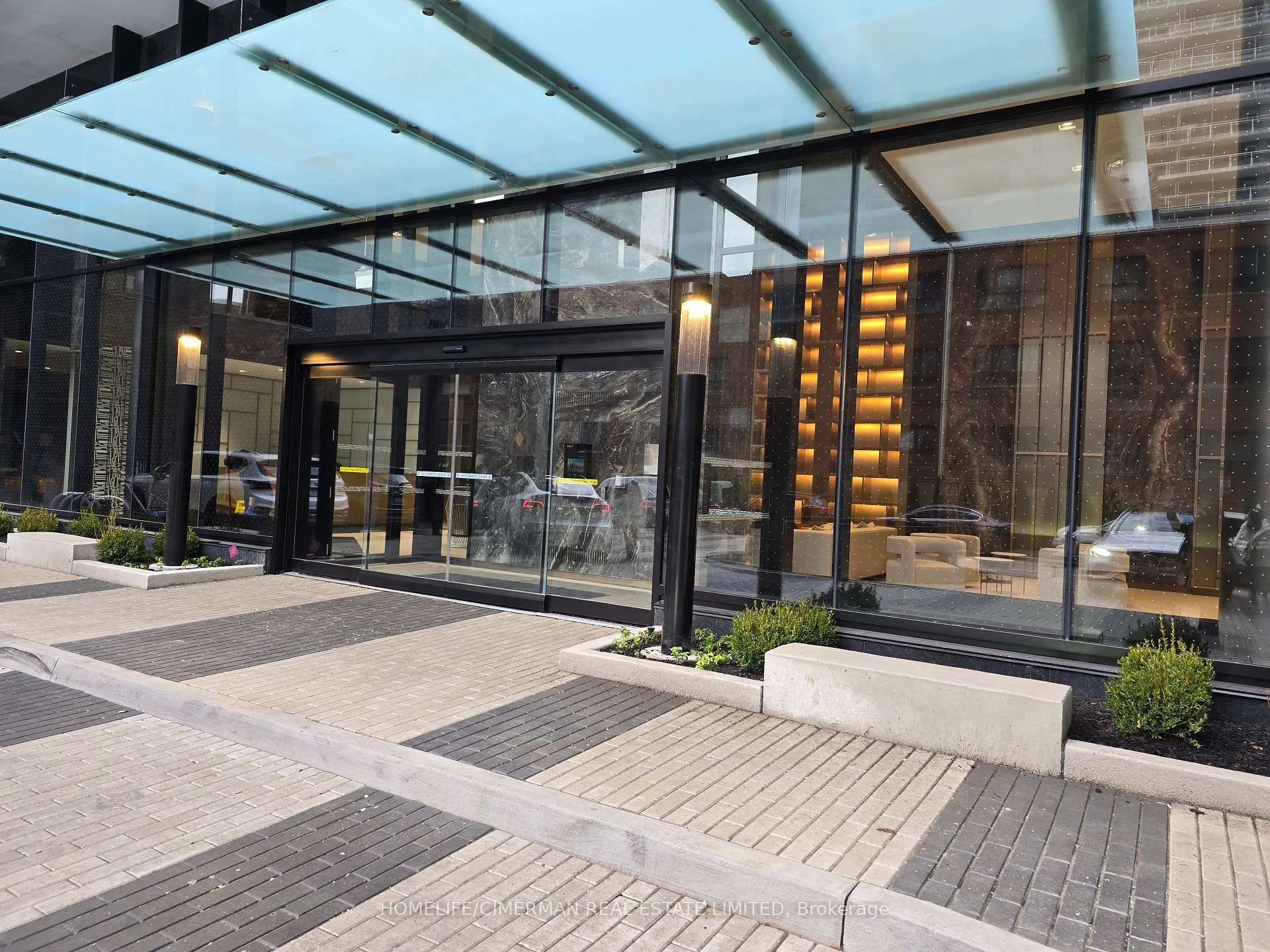 Photo 3 of Unit 1706N, 117 Broadway Avenue, Toronto, Mount Pleasant West — HOMEH