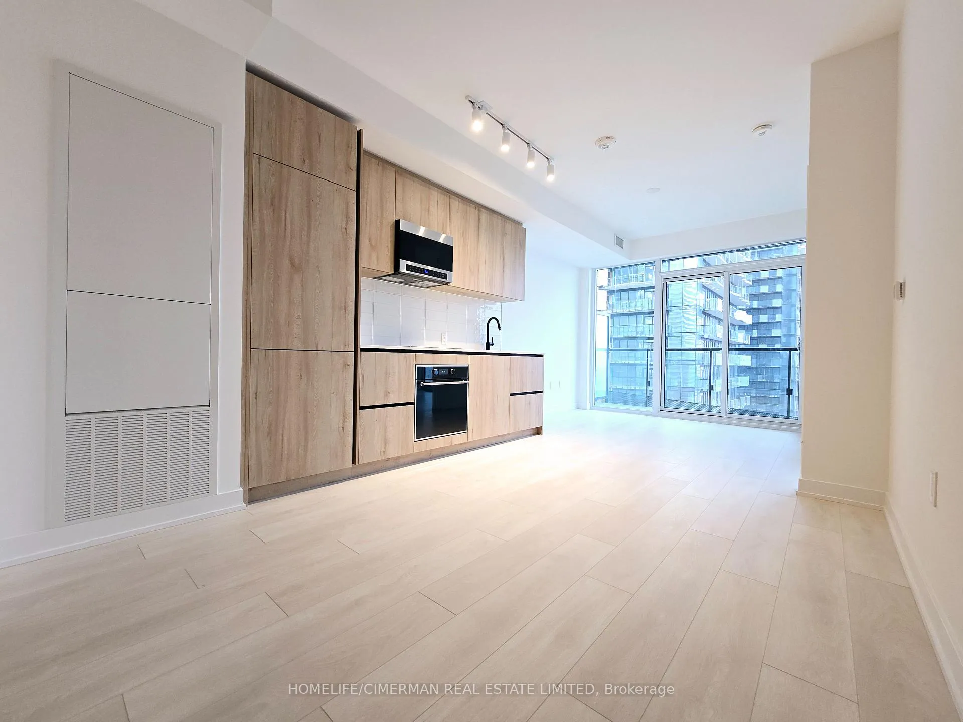 Photo 7 of Unit 1706N, 117 Broadway Avenue, Toronto, Mount Pleasant West — HOMEH
