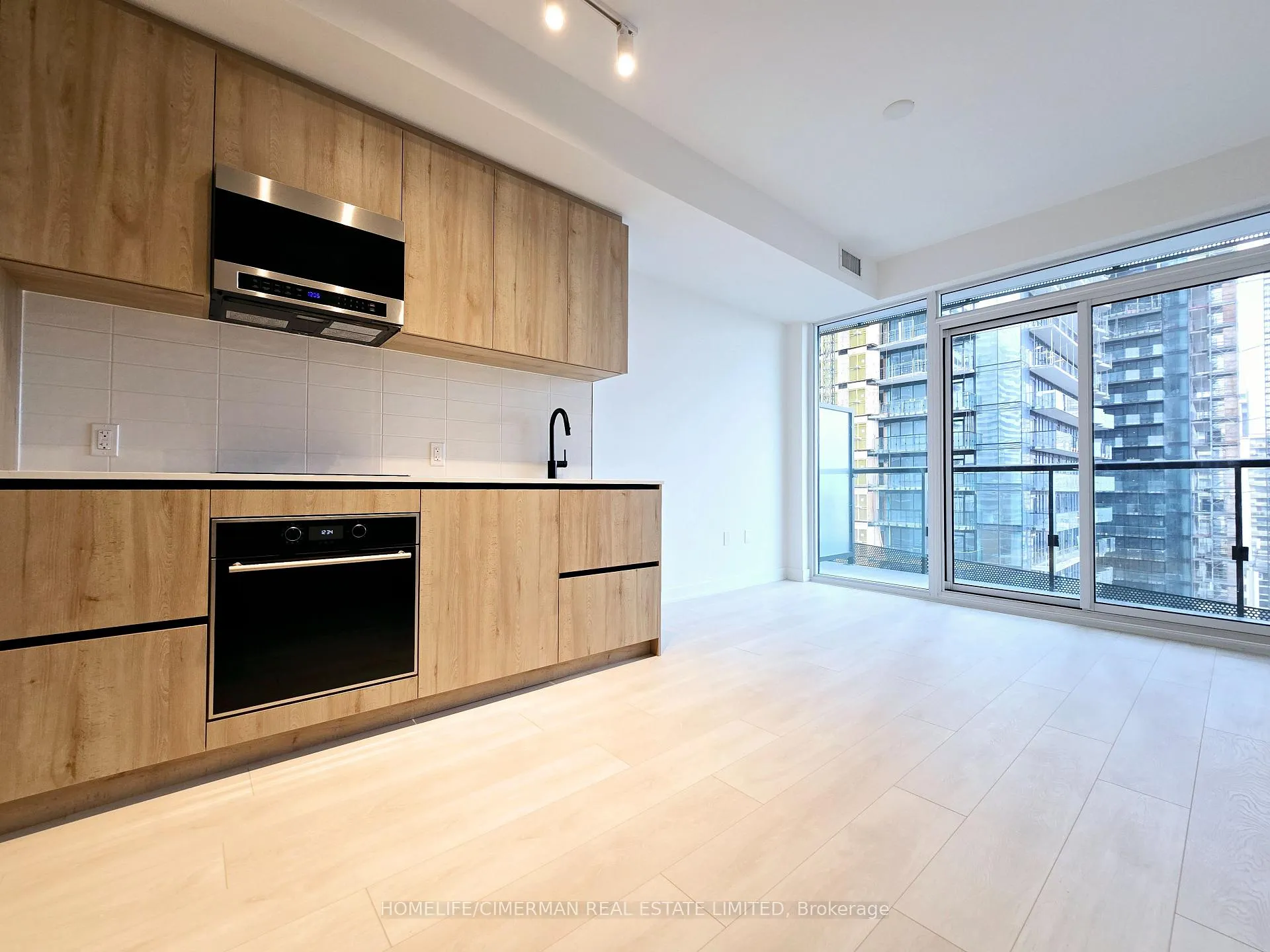 Photo 10 of Unit 1706N, 117 Broadway Avenue, Toronto, Mount Pleasant West — HOMEH