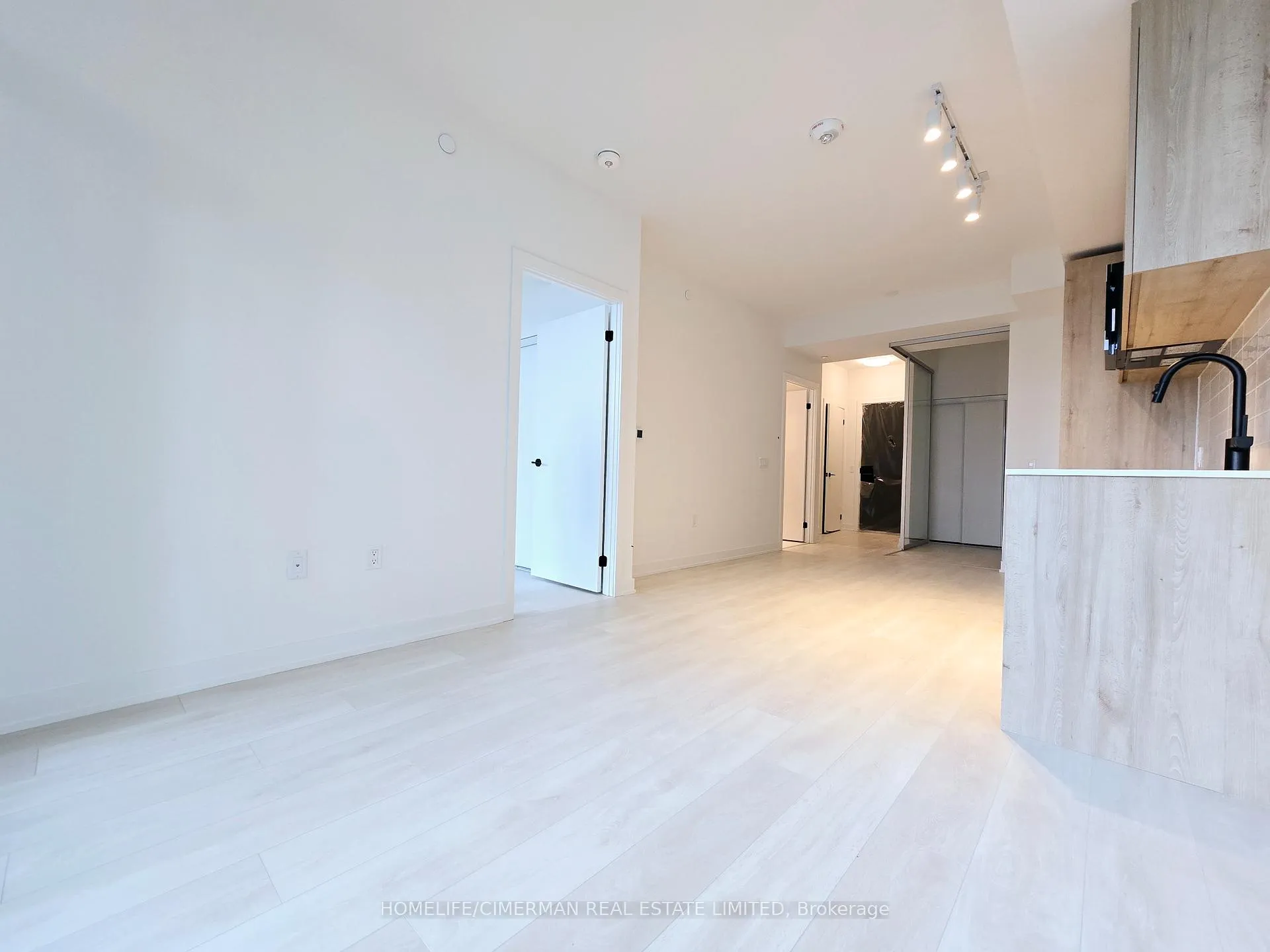 Photo 13 of Unit 1706N, 117 Broadway Avenue, Toronto, Mount Pleasant West — HOMEH