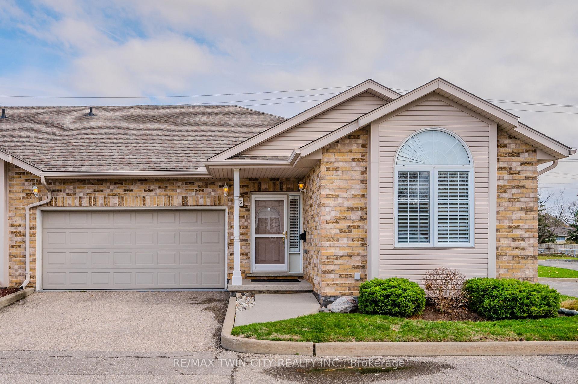Photo 1 of Unit 33, 461 Columbia Street W, Waterloo — HOMEH
