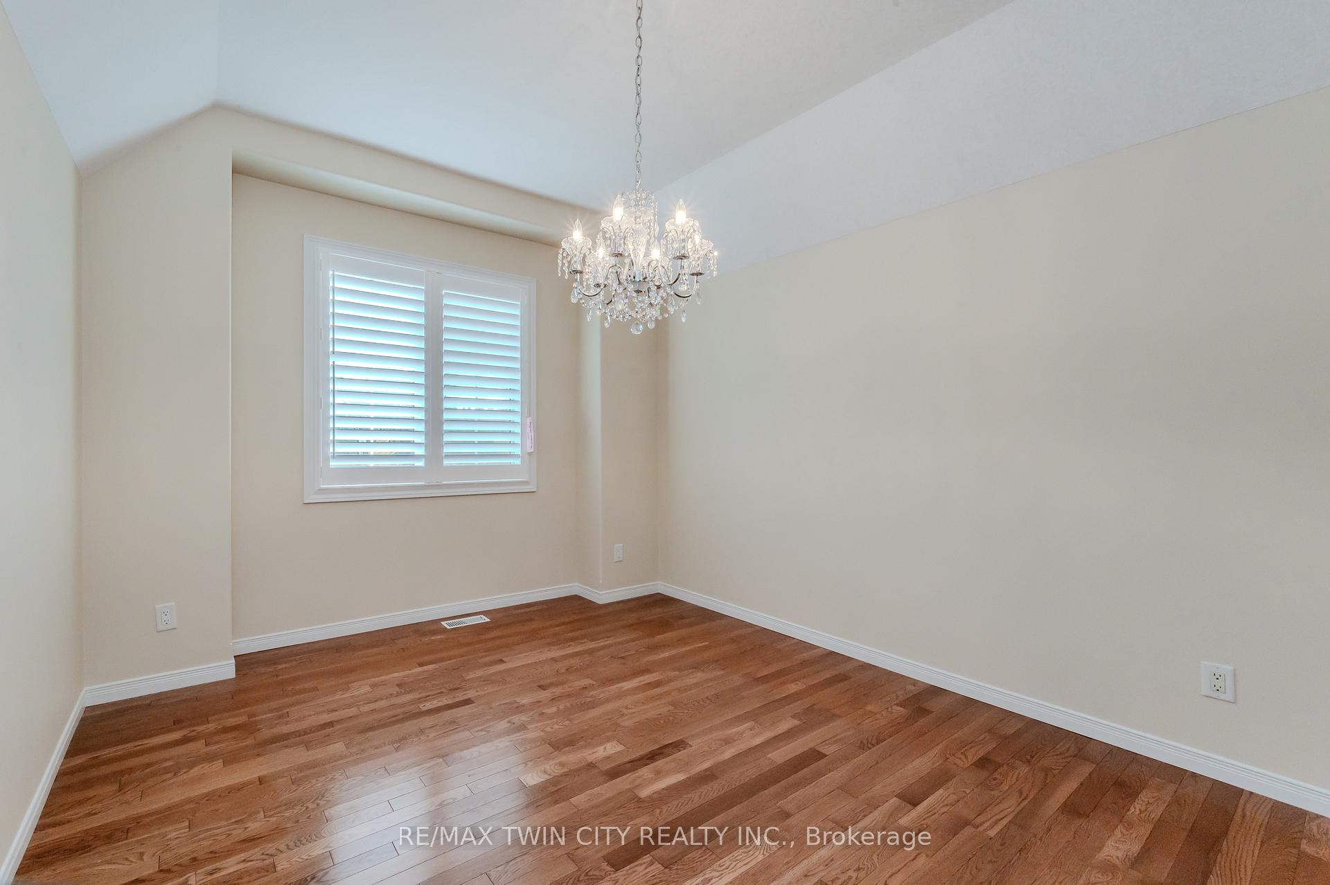 Photo 7 of Unit 33, 461 Columbia Street W, Waterloo — HOMEH