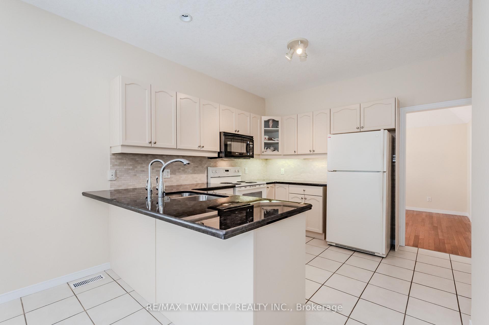 Photo 8 of Unit 33, 461 Columbia Street W, Waterloo — HOMEH