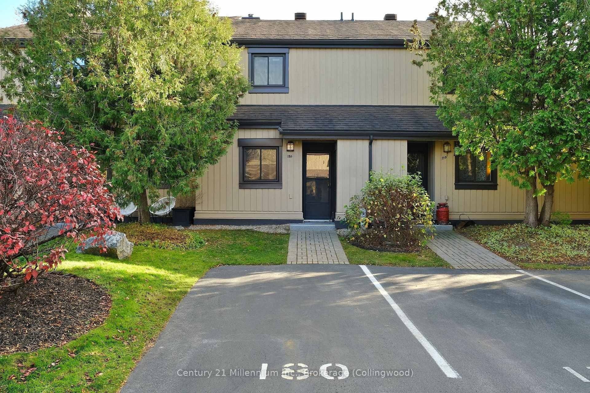 Photo 8 of 180 Escarpment Crescent, Collingwood — HOMEH