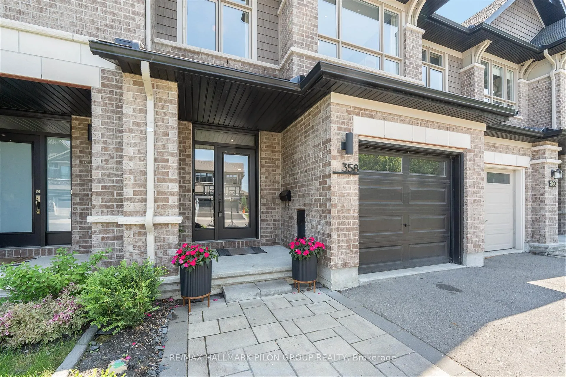 Photo 2 of 358 Rainrock Crescent, Ottawa, Mer Bleue/Bradley Estates/Anderson Park — HOMEH