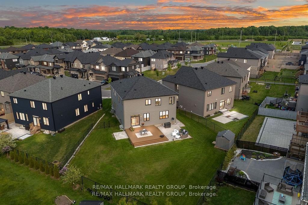 Photo 3 of 350 Cloyne Crescent, Ottawa, Barrhaven - Half Moon Bay — HOMEH