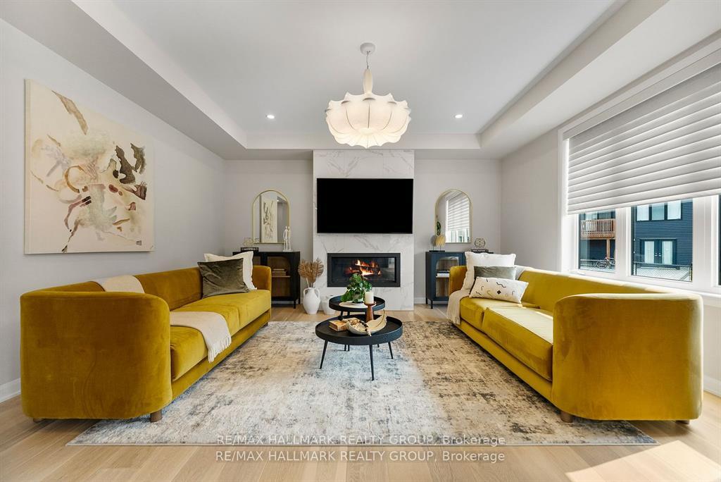 Photo 10 of 350 Cloyne Crescent, Ottawa, Barrhaven - Half Moon Bay — HOMEH