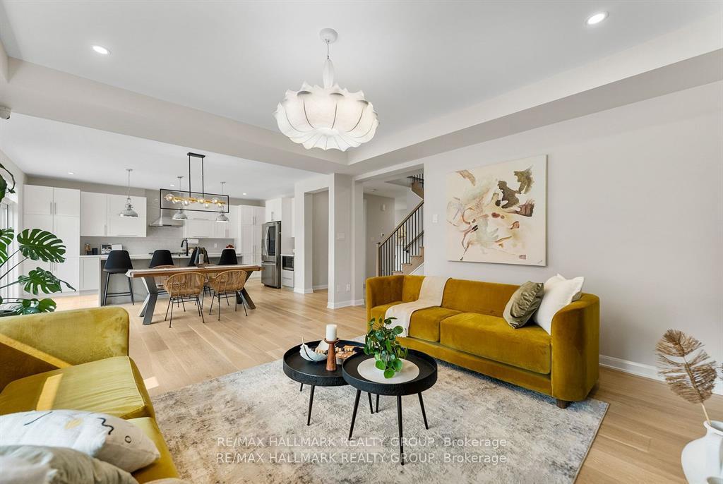 Photo 12 of 350 Cloyne Crescent, Ottawa, Barrhaven - Half Moon Bay — HOMEH