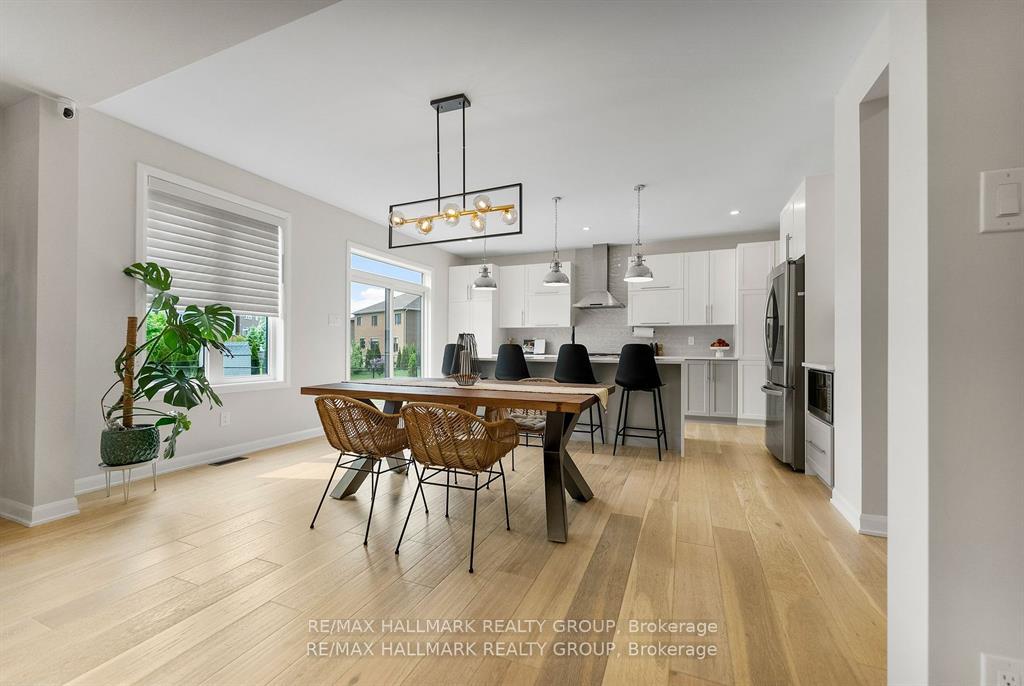 Photo 16 of 350 Cloyne Crescent, Ottawa, Barrhaven - Half Moon Bay — HOMEH