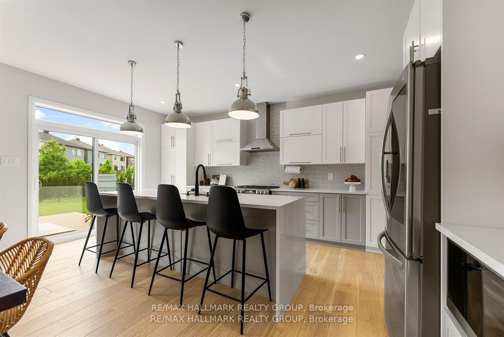 Photo 20 of 350 Cloyne Crescent, Ottawa, Barrhaven - Half Moon Bay — HOMEH