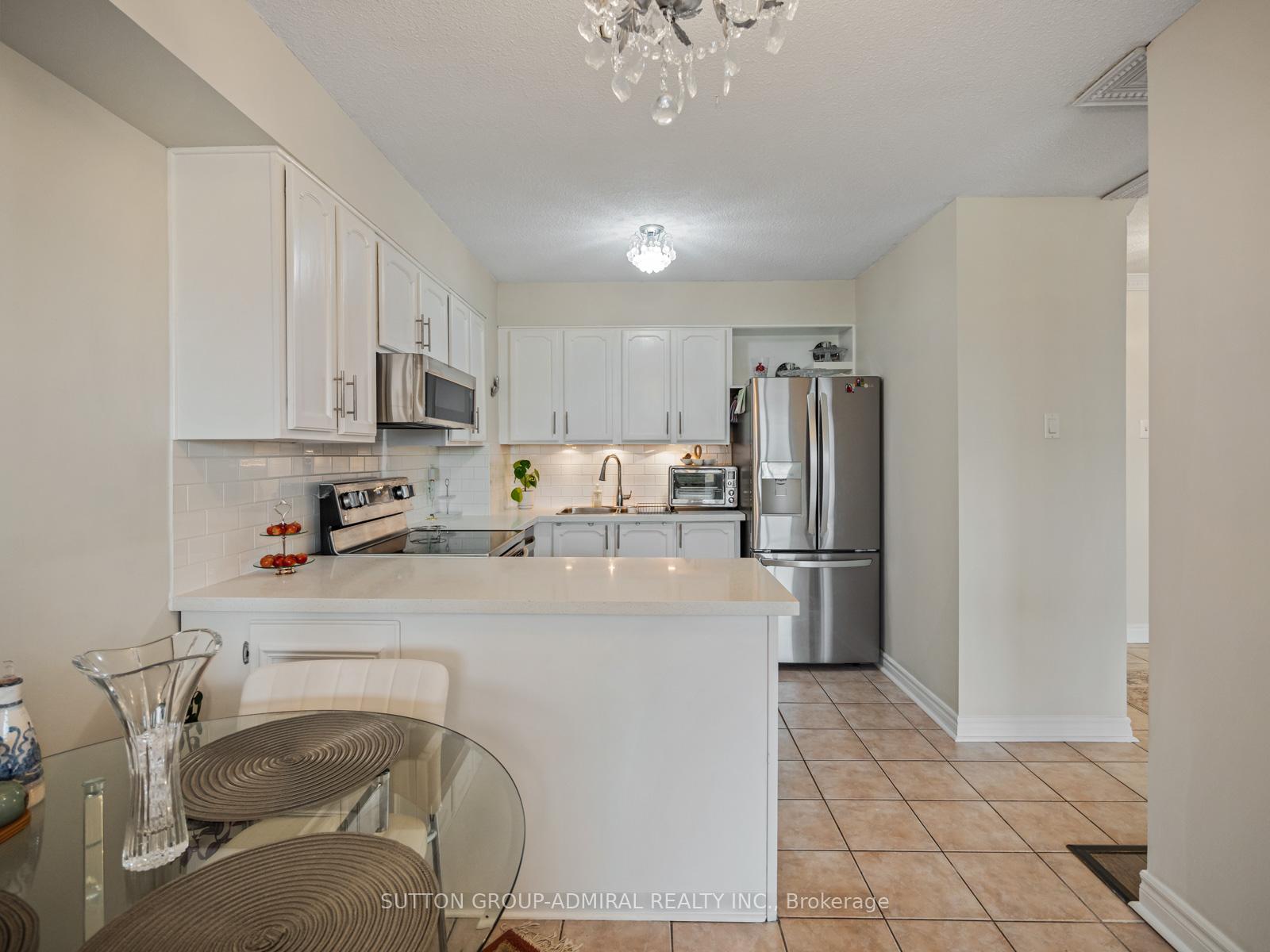 Photo 8 of Unit 511, 8111 Yonge Street, Markham, Royal Orchard — HOMEH
