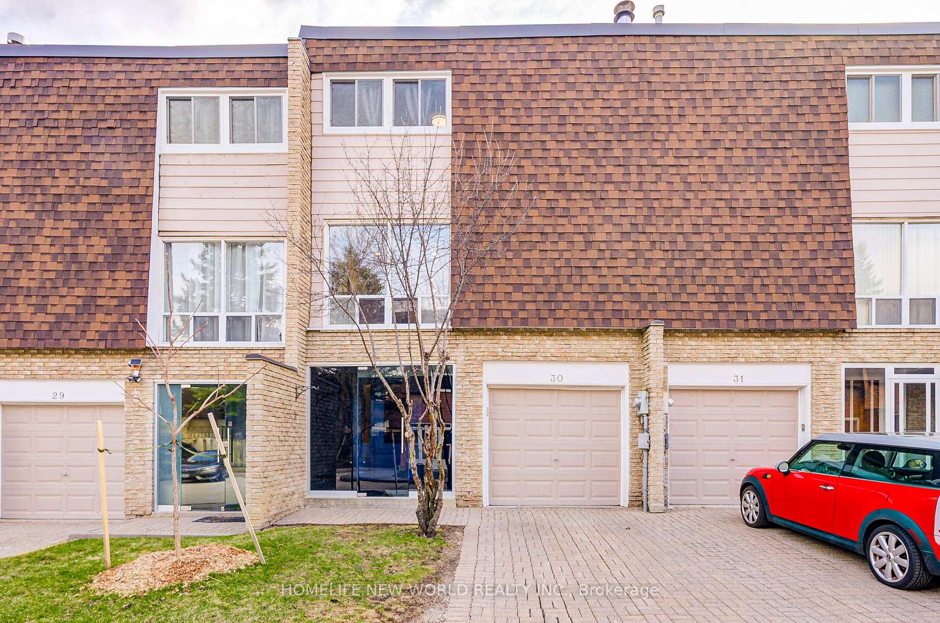 Photo 3 of Unit 30, 653 Village Parkway, Markham, Unionville — HOMEH