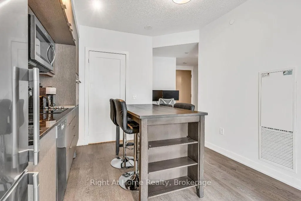 Photo 10 of Unit 2713, 10 York Street, Toronto, Waterfront Communities — HOMEH