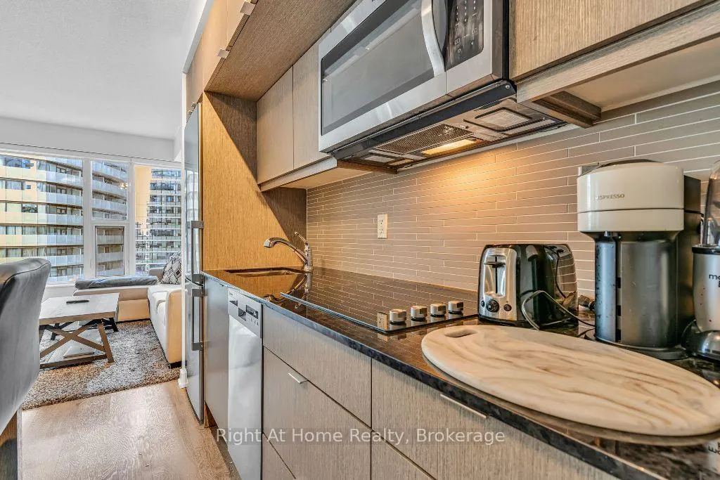 Photo 15 of Unit 2713, 10 York Street, Toronto, Waterfront Communities — HOMEH