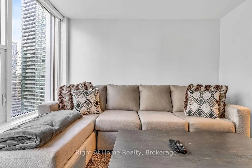 Photo 21 of Unit 2713, 10 York Street, Toronto, Waterfront Communities — HOMEH