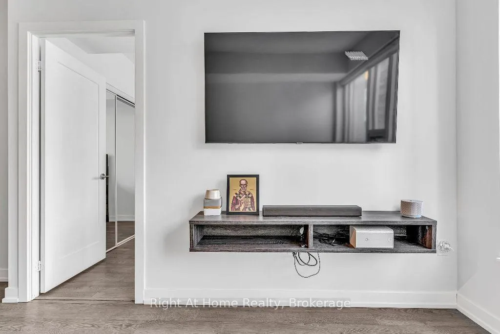 Photo 24 of Unit 2713, 10 York Street, Toronto, Waterfront Communities — HOMEH