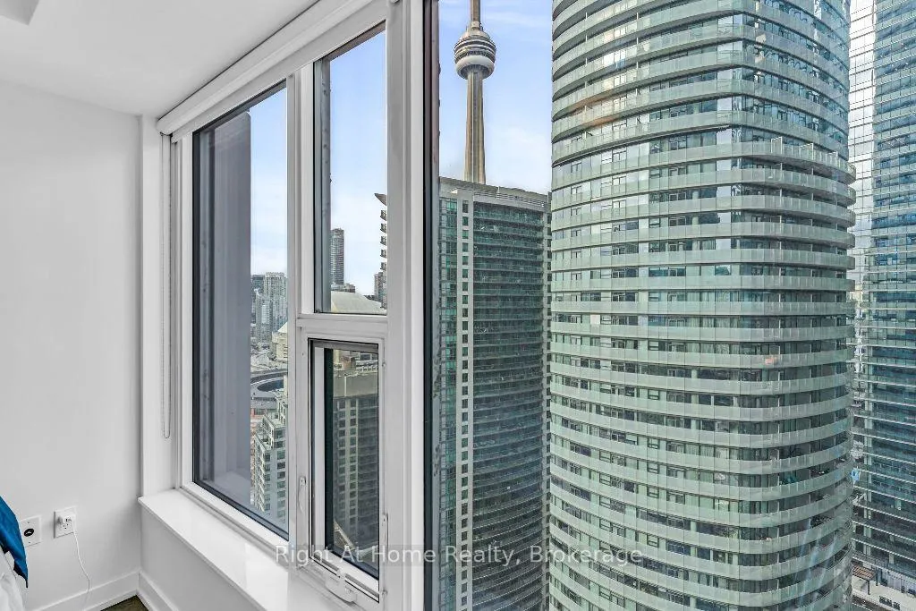 Photo 29 of Unit 2713, 10 York Street, Toronto, Waterfront Communities — HOMEH