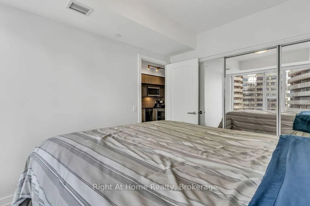 Photo 31 of Unit 2713, 10 York Street, Toronto, Waterfront Communities — HOMEH