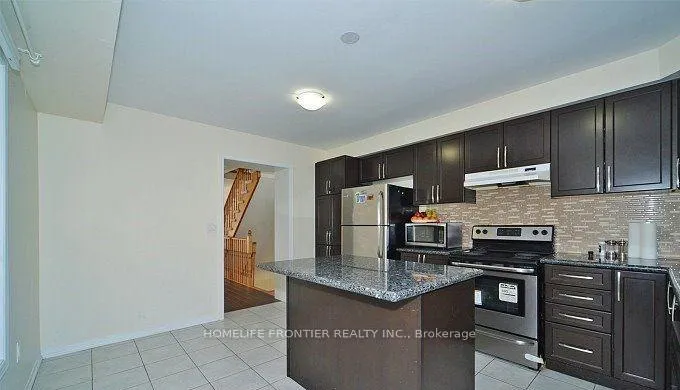 Photo 3 of 32 Truchard Avenue, Markham, Berczy — HOMEH