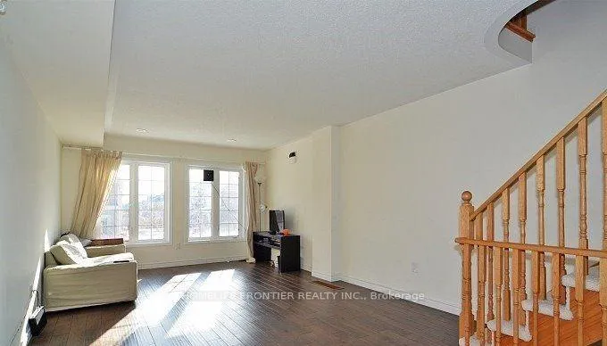 Photo 6 of 32 Truchard Avenue, Markham, Berczy — HOMEH