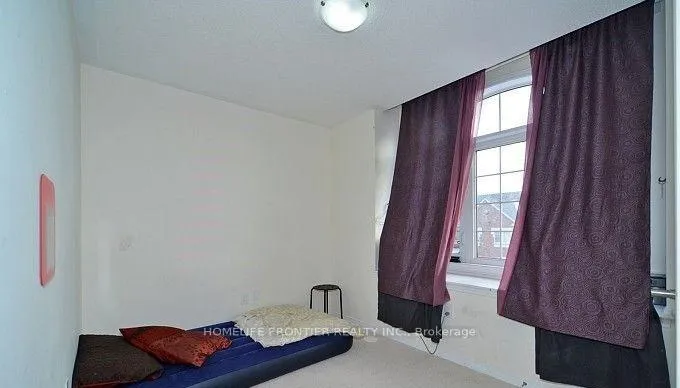 Photo 14 of 32 Truchard Avenue, Markham, Berczy — HOMEH