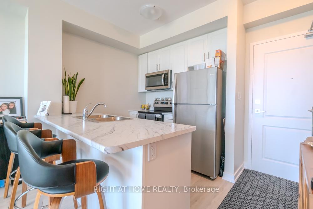 Photo 5 of Unit 1003, 460 Dundas Street E, Hamilton, Waterdown — HOMEH