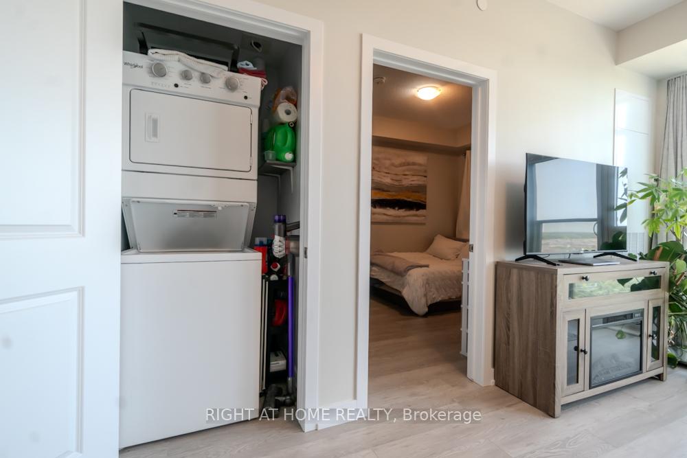 Photo 13 of Unit 1003, 460 Dundas Street E, Hamilton, Waterdown — HOMEH