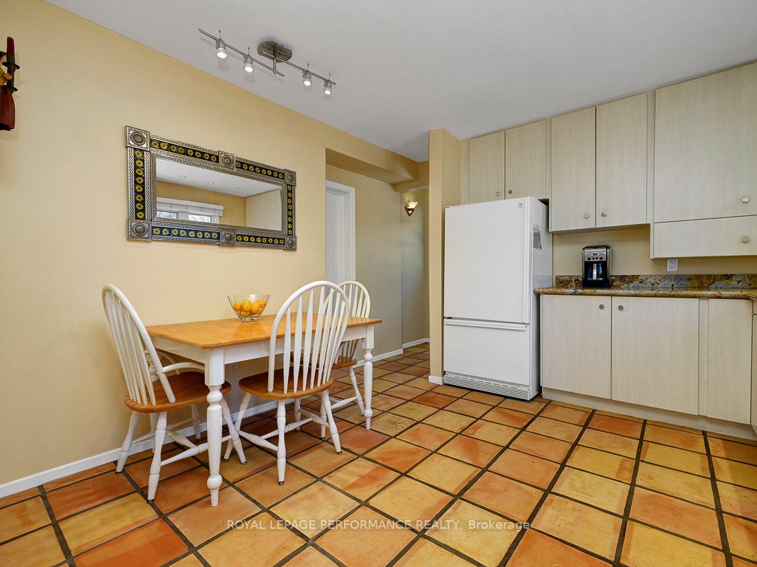 Photo 10 of 2000 Olympia Crescent, Ottawa, Elmvale Acres/Urbandale — HOMEH