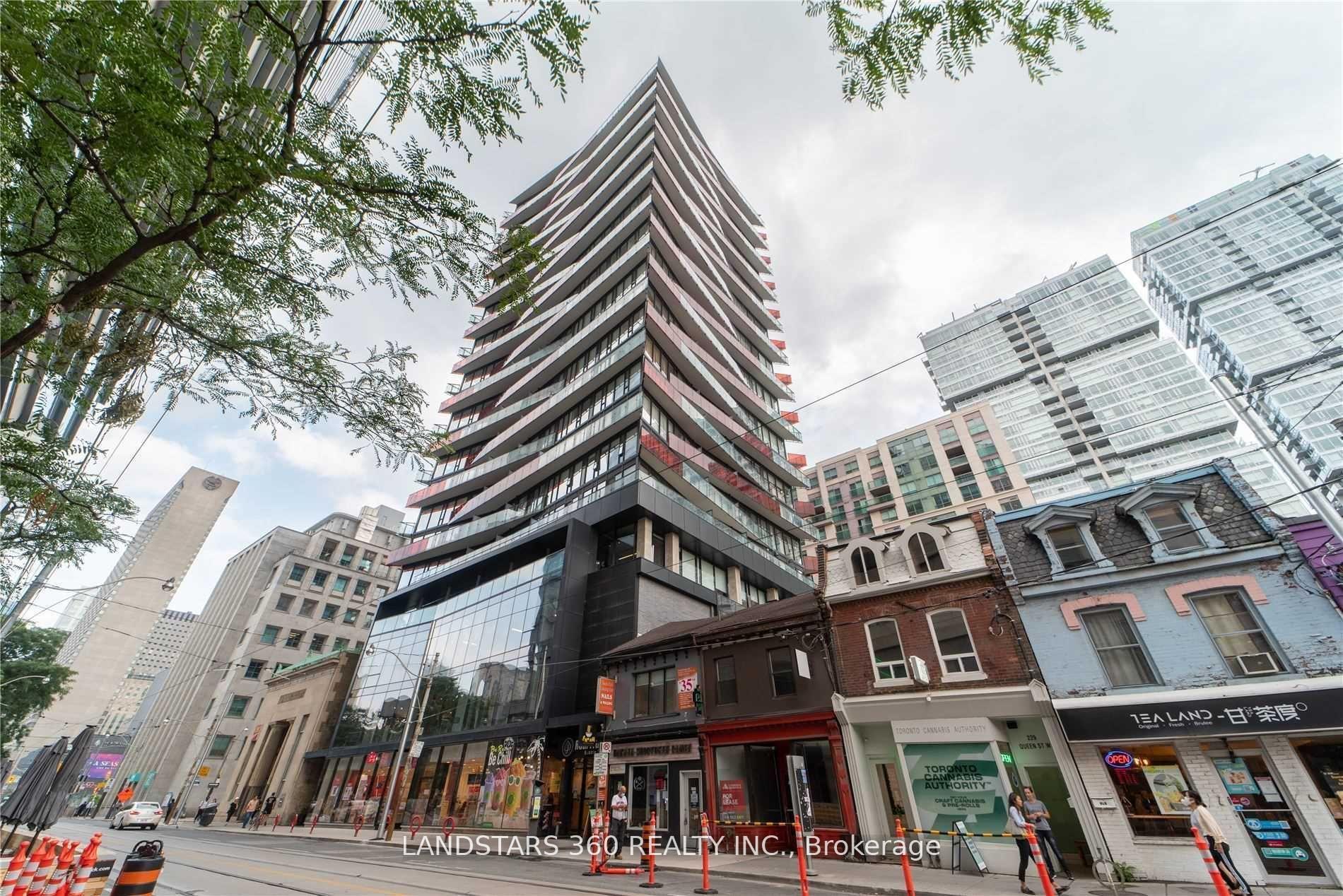 Front of Unit 2512, 215 Queen Street W
