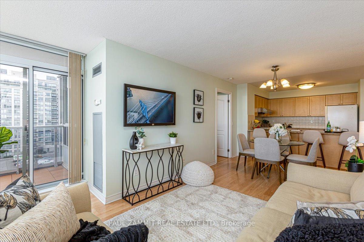 Photo 7 of Unit 814, 15 North Park Road, Vaughan, Beverley Glen — HOMEH