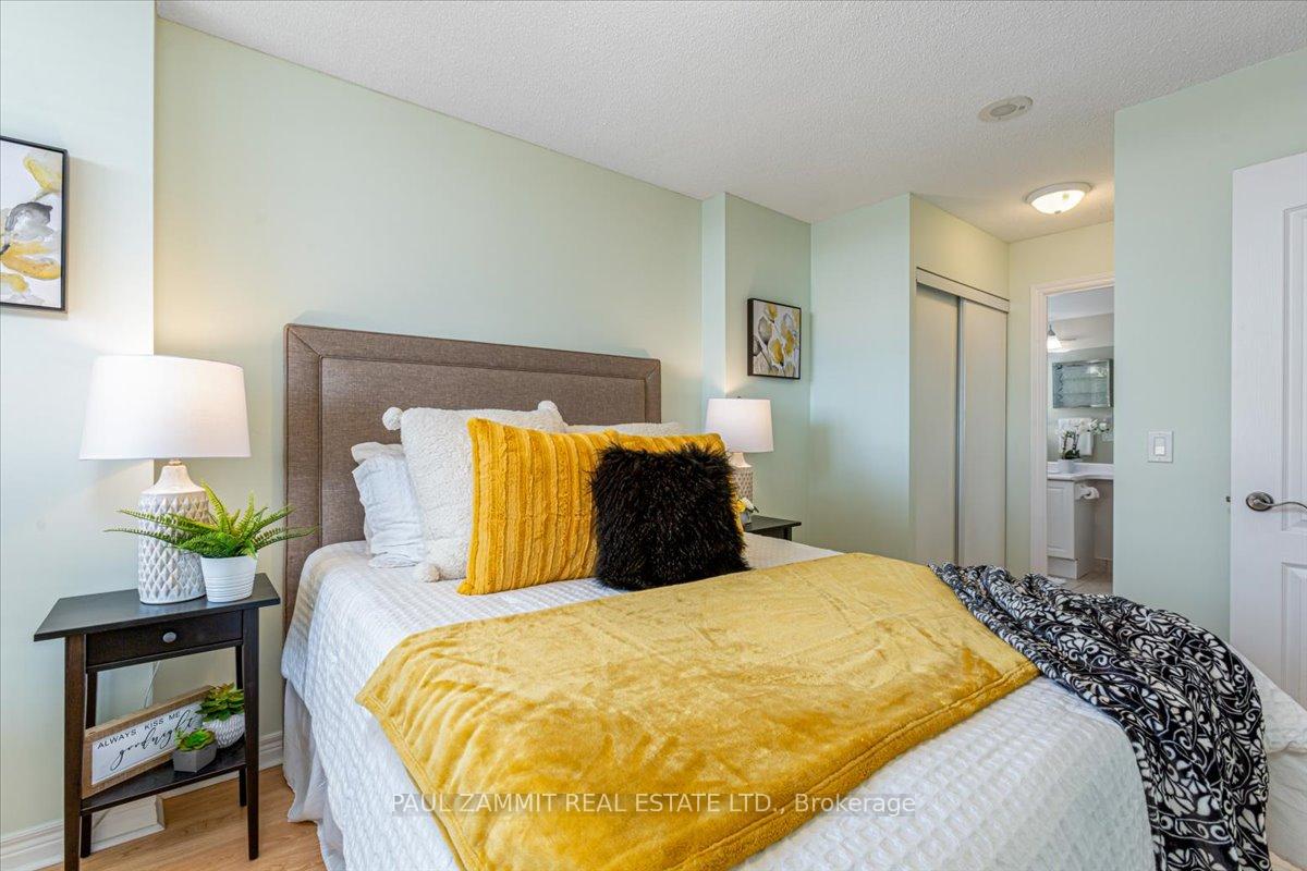 Photo 11 of Unit 814, 15 North Park Road, Vaughan, Beverley Glen — HOMEH