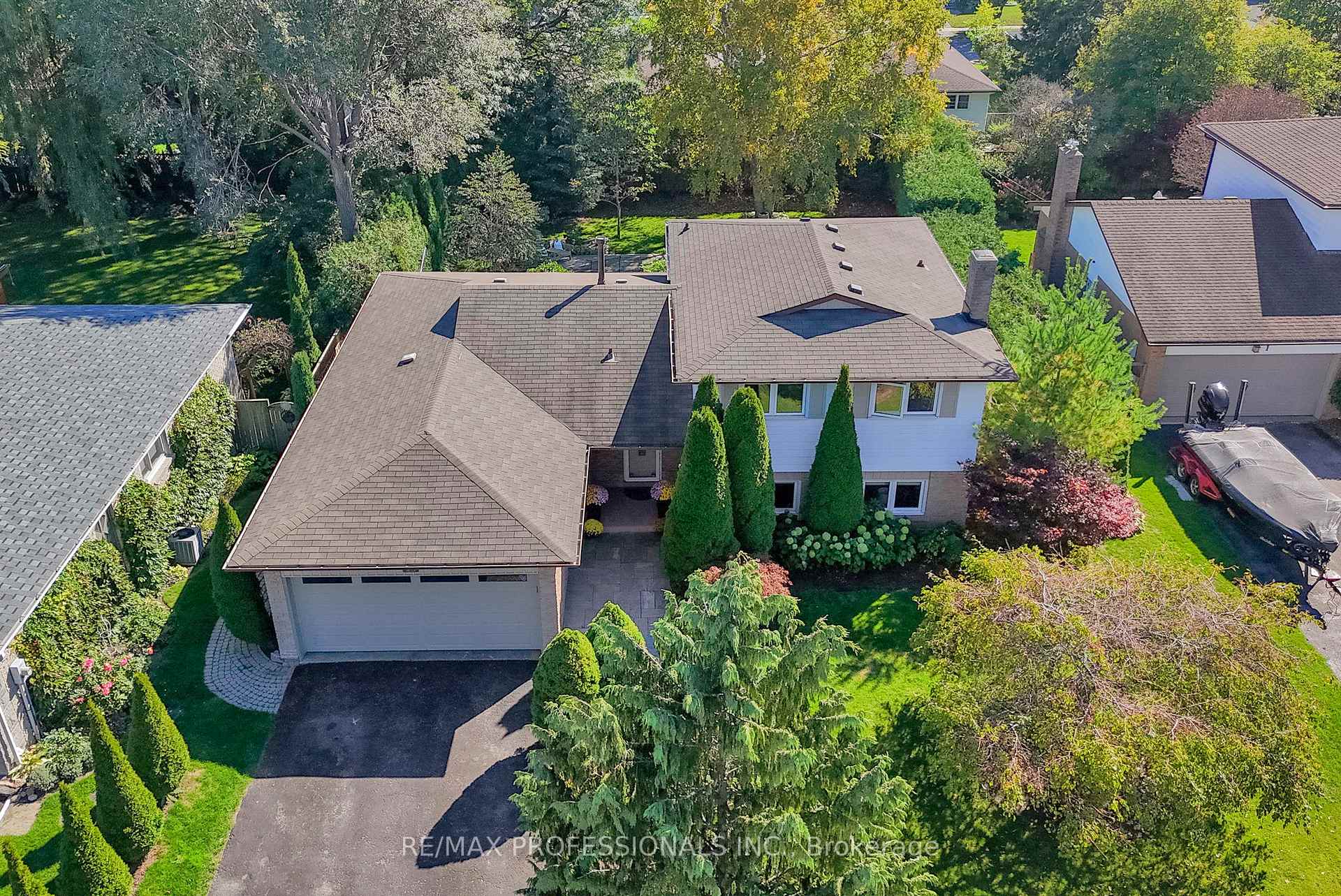 Photo 1 of 23 Sunicrest Boulevard, Clarington, Bowmanville — HOMEH