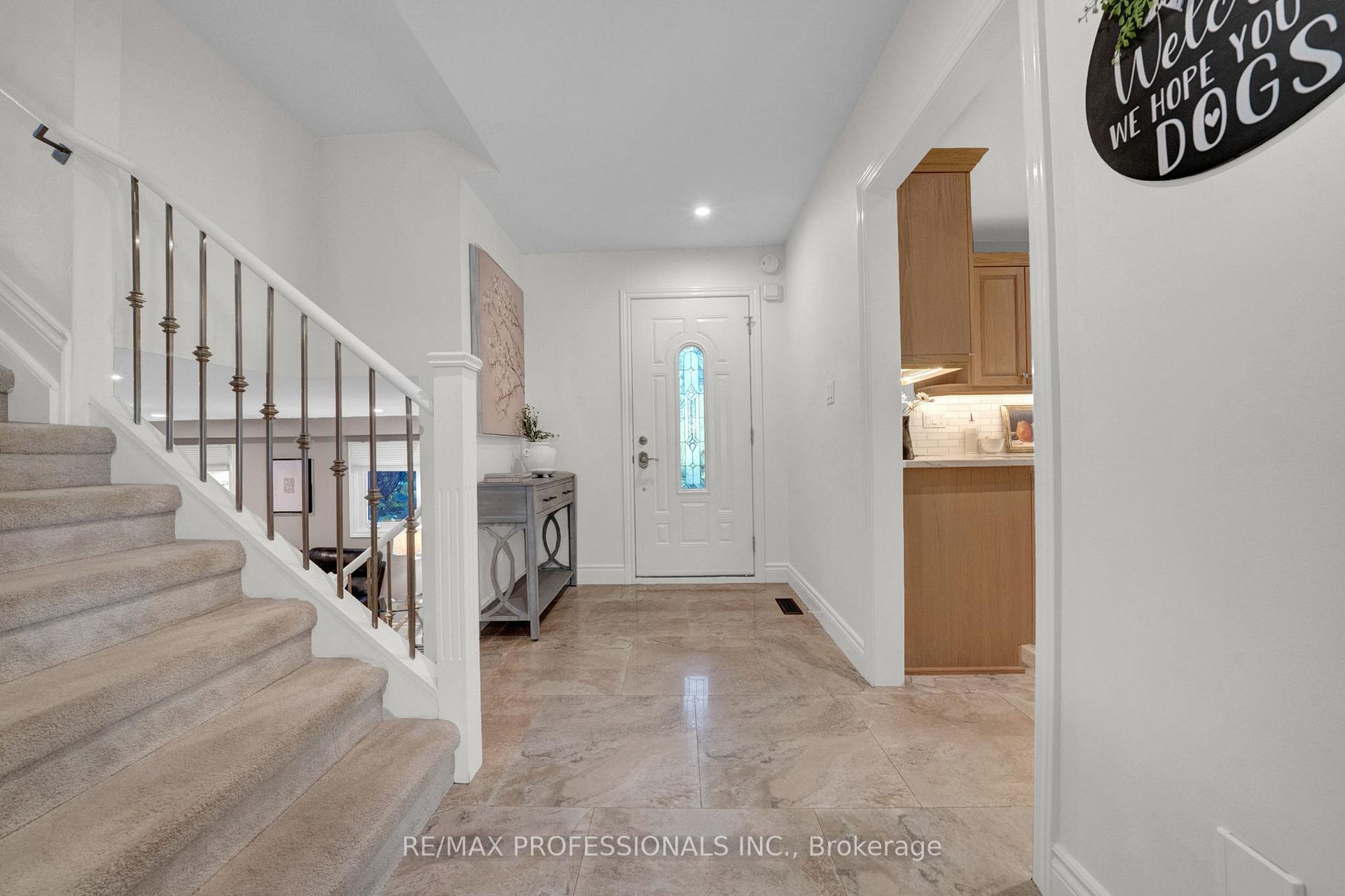 Photo 6 of 23 Sunicrest Boulevard, Clarington, Bowmanville — HOMEH