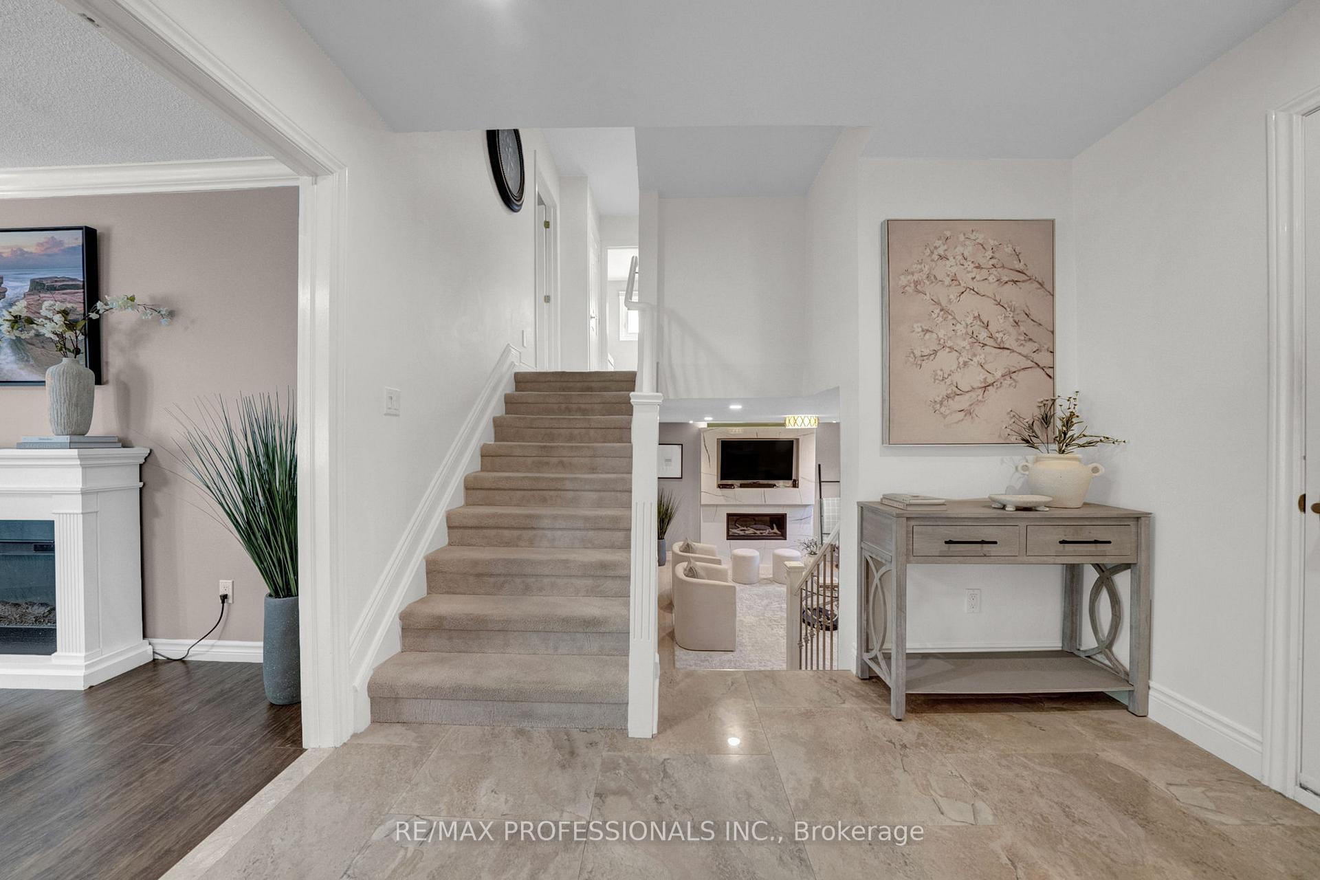 Photo 14 of 23 Sunicrest Boulevard, Clarington, Bowmanville — HOMEH
