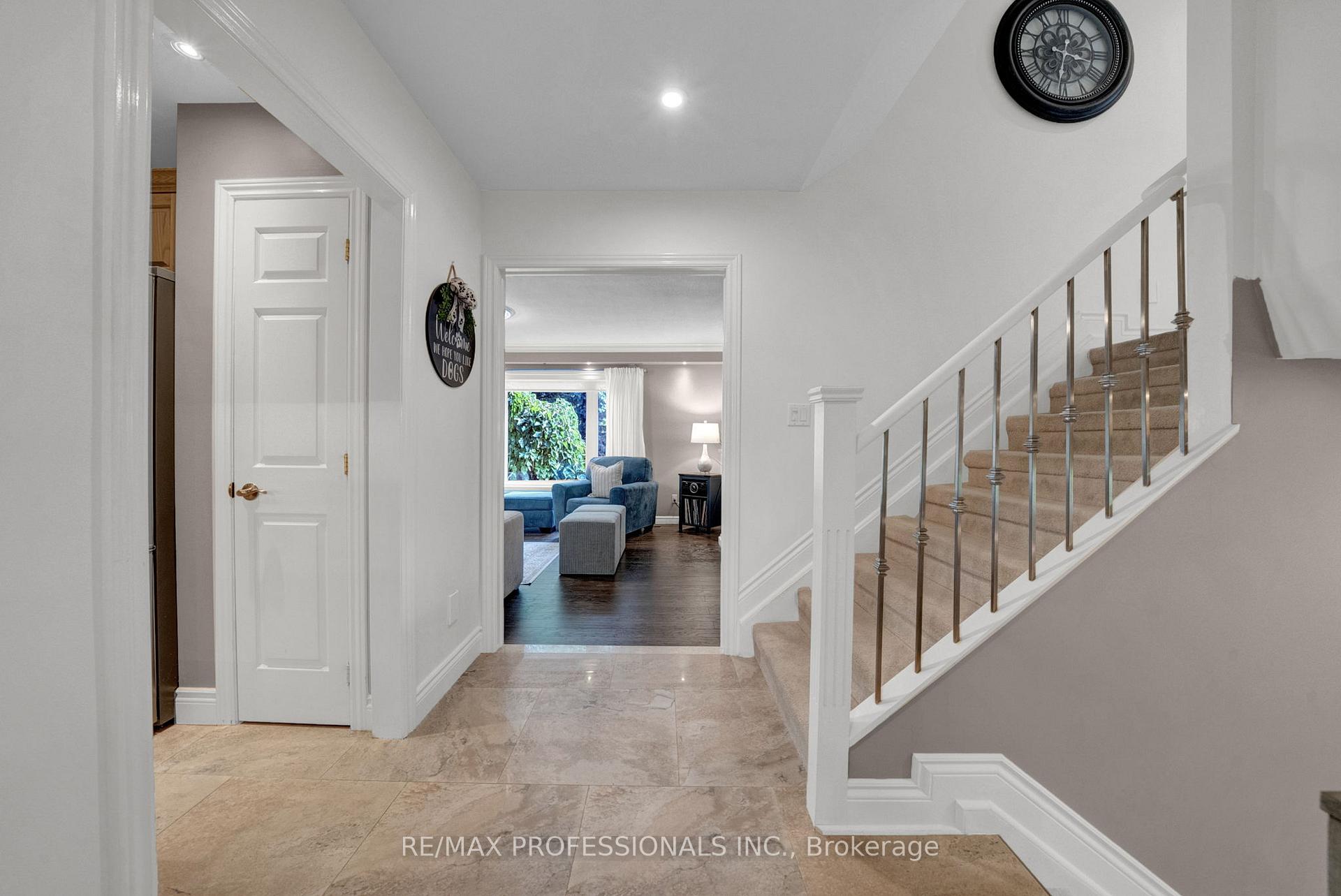 Photo 10 of 23 Sunicrest Boulevard, Clarington, Bowmanville — HOMEH