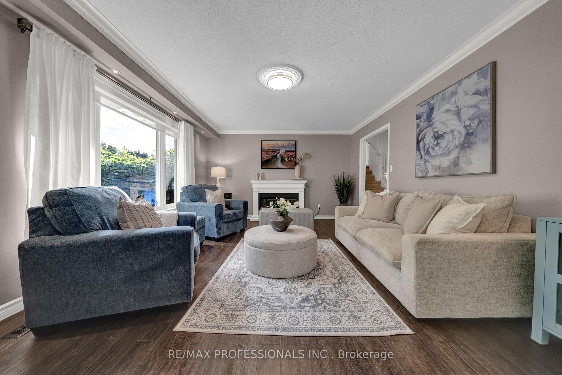 Photo 4 of 23 Sunicrest Boulevard, Clarington, Bowmanville — HOMEH