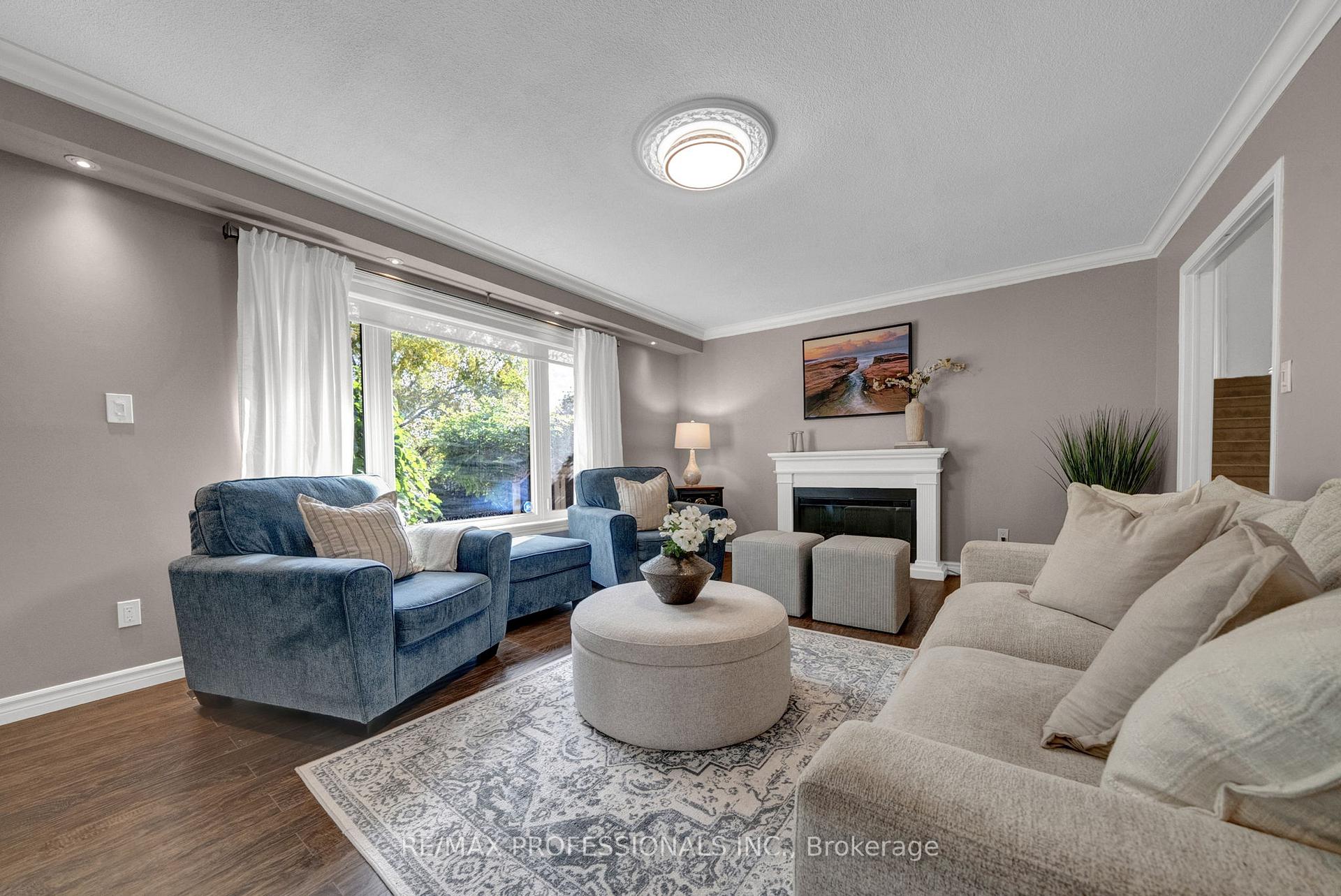 Photo 8 of 23 Sunicrest Boulevard, Clarington, Bowmanville — HOMEH