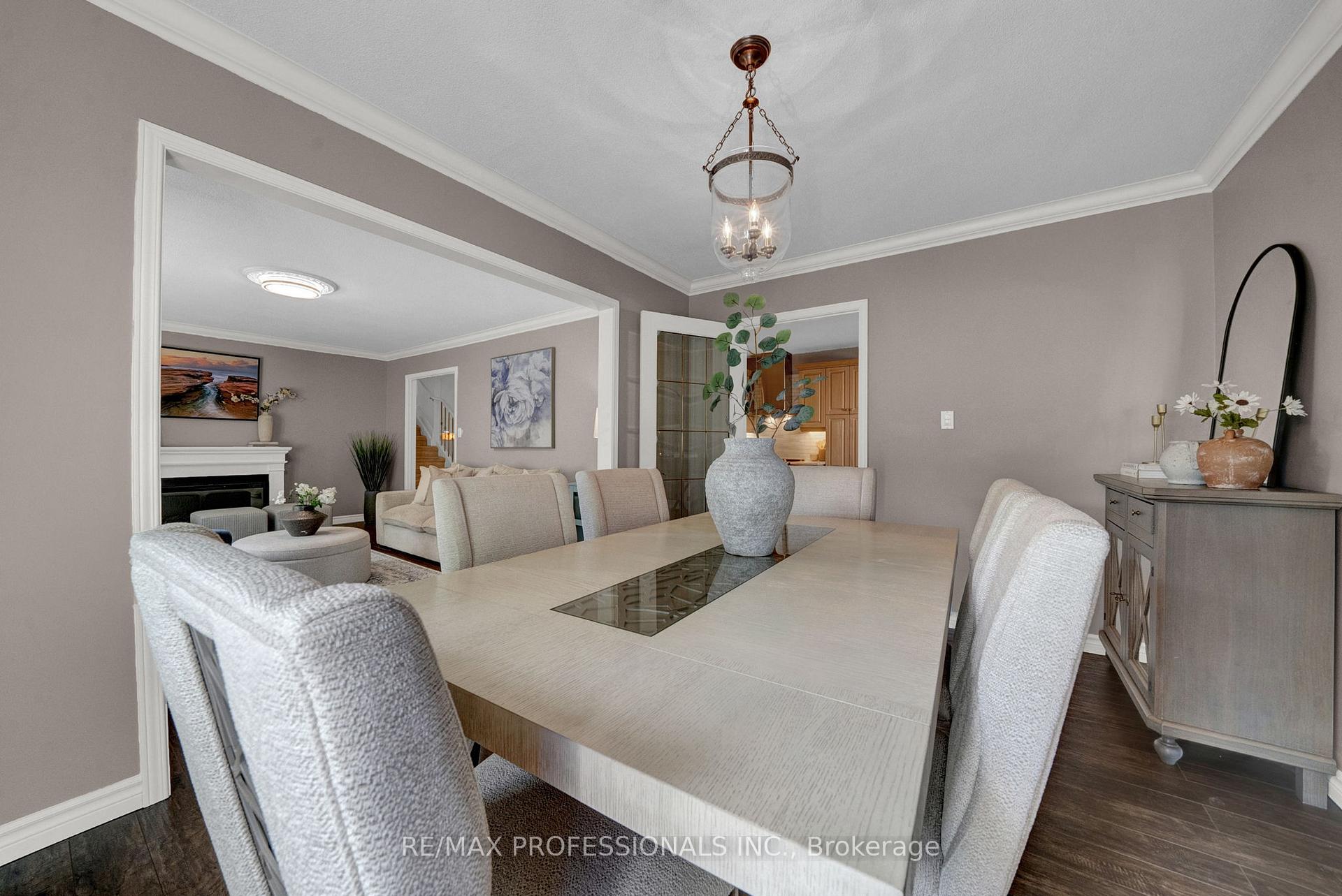 Photo 9 of 23 Sunicrest Boulevard, Clarington, Bowmanville — HOMEH