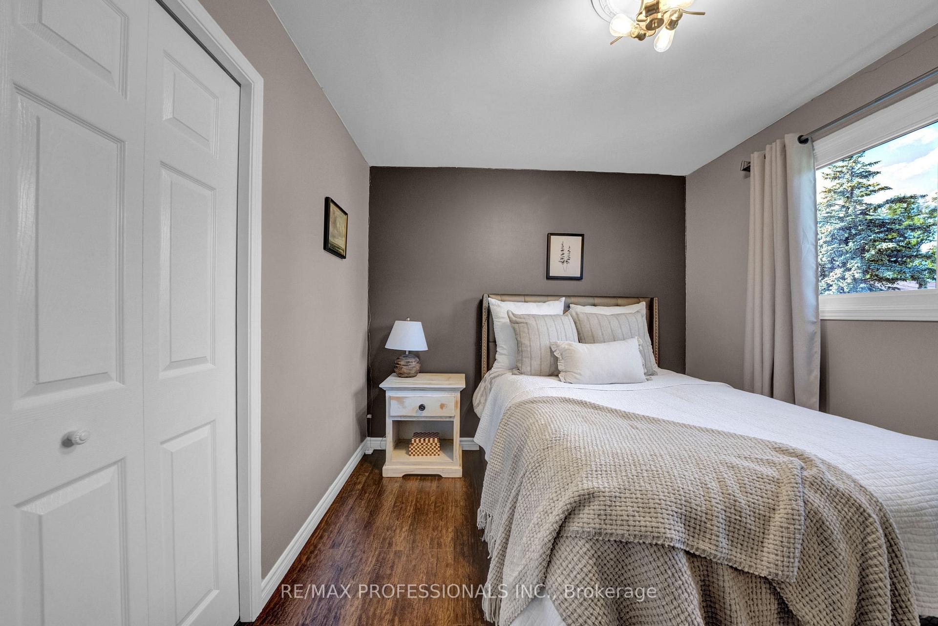 Photo 24 of 23 Sunicrest Boulevard, Clarington, Bowmanville — HOMEH