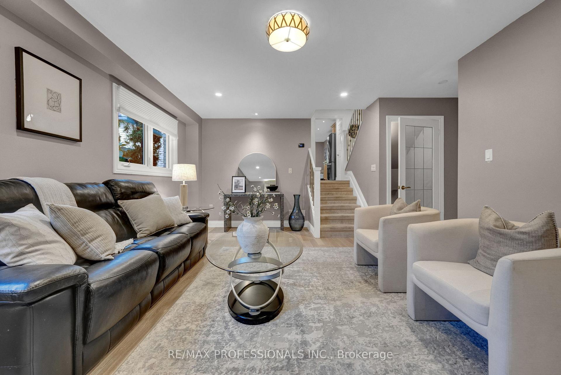 Photo 25 of 23 Sunicrest Boulevard, Clarington, Bowmanville — HOMEH