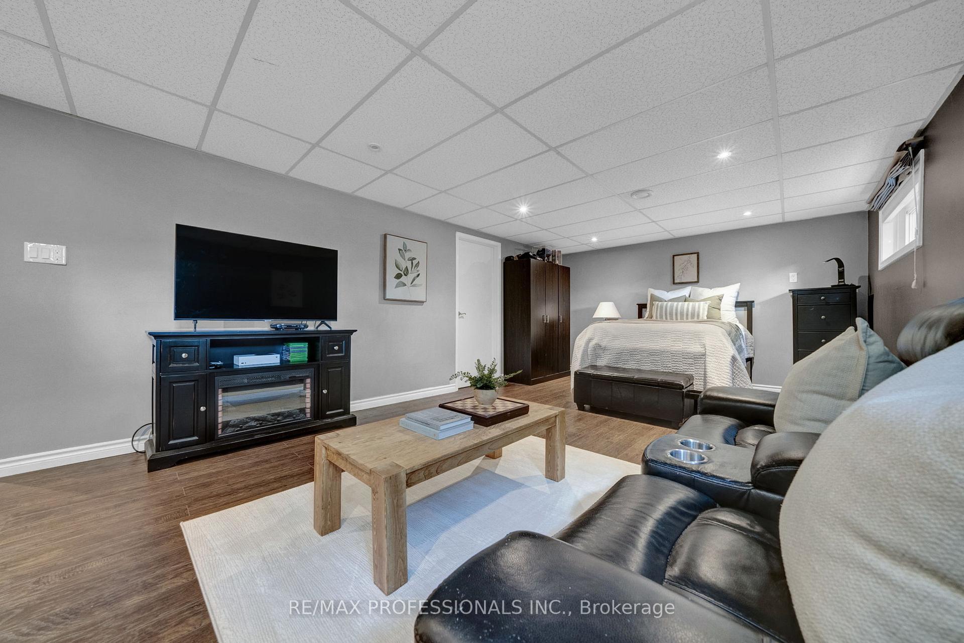 Photo 30 of 23 Sunicrest Boulevard, Clarington, Bowmanville — HOMEH