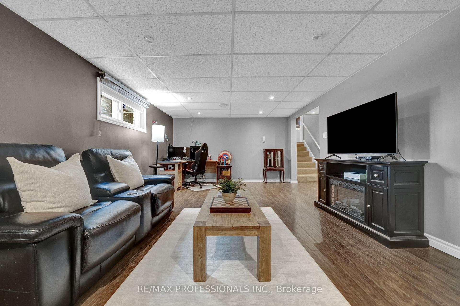 Photo 36 of 23 Sunicrest Boulevard, Clarington, Bowmanville — HOMEH